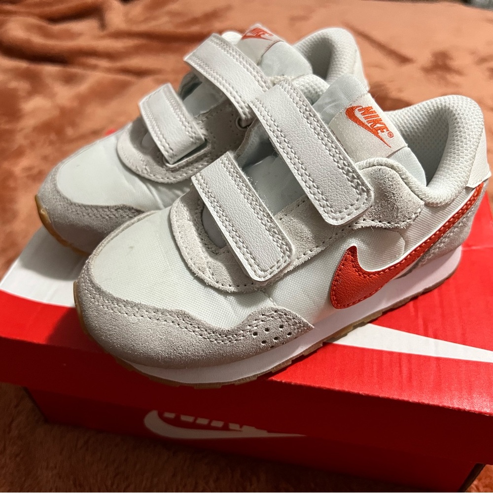 Nike Valiant